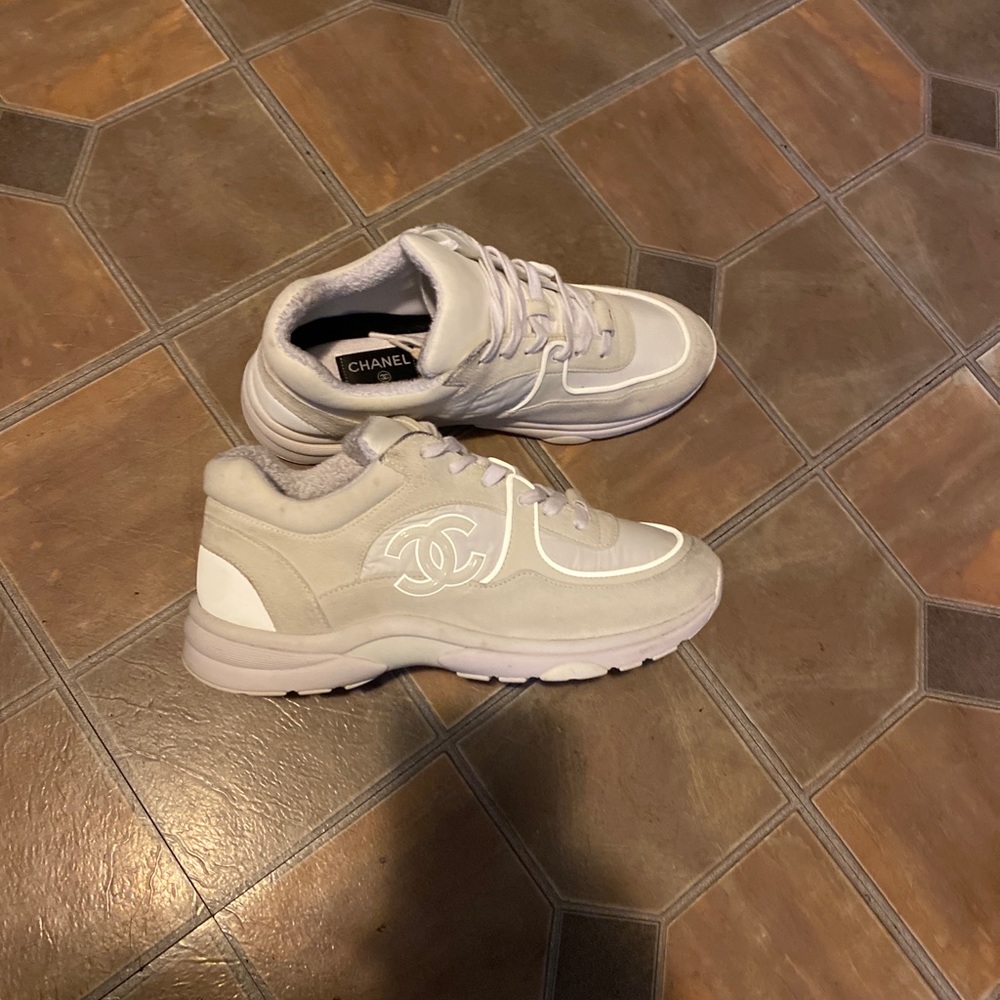 CHANEL White Men's Sneakers - Picture 6 of 8